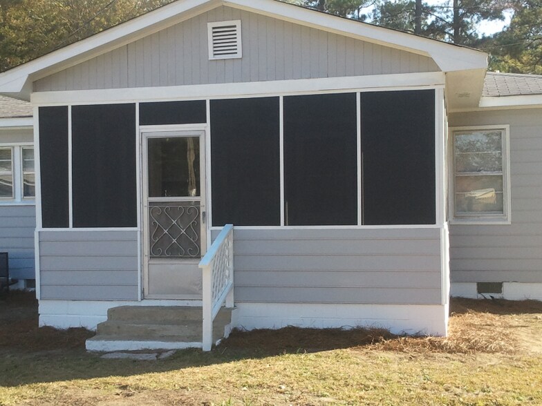 Building Photo - 146 Mills Rd