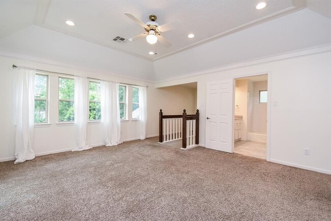 Building Photo - 807 Herdsman Dr