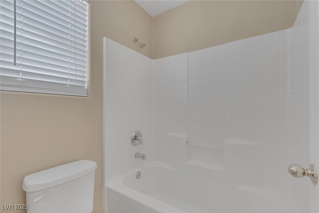 Building Photo - 9835 W Spinnaker Creek Ave