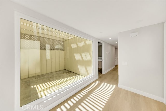 Building Photo - 14 Willow Tree Ln
