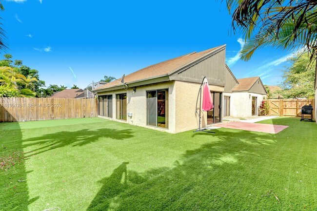 Building Photo - 7528 SW 95th Pl