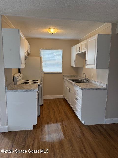 Building Photo - 230 Robbins Ave N