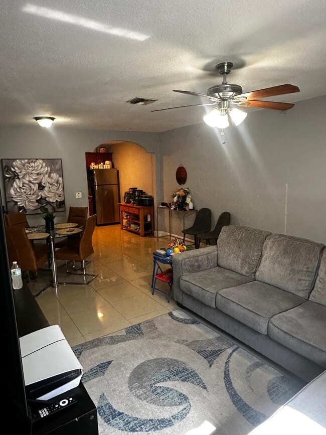 Building Photo - 11108 Royal Palm Blvd