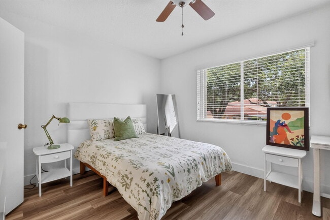 Building Photo - 9899 Kamena Cir