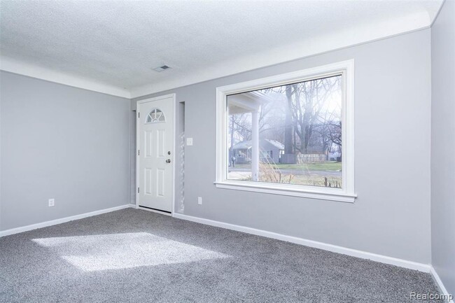 Building Photo - 9712 Cherokee St