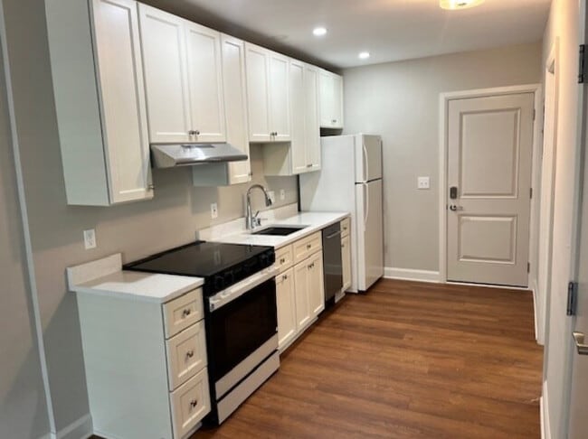 Building Photo - 2352-2358 E Main St