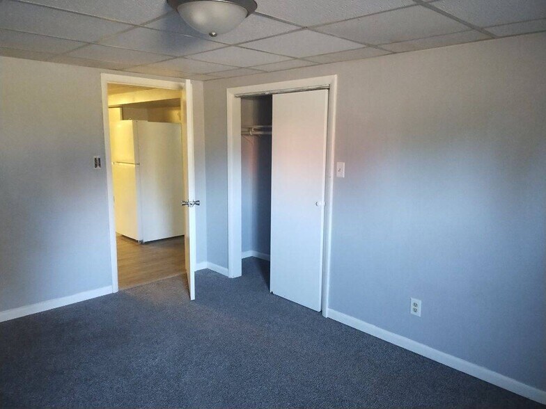 Building Photo - 321 N Clay St