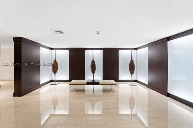 Building Photo - 900 Biscayne Blvd