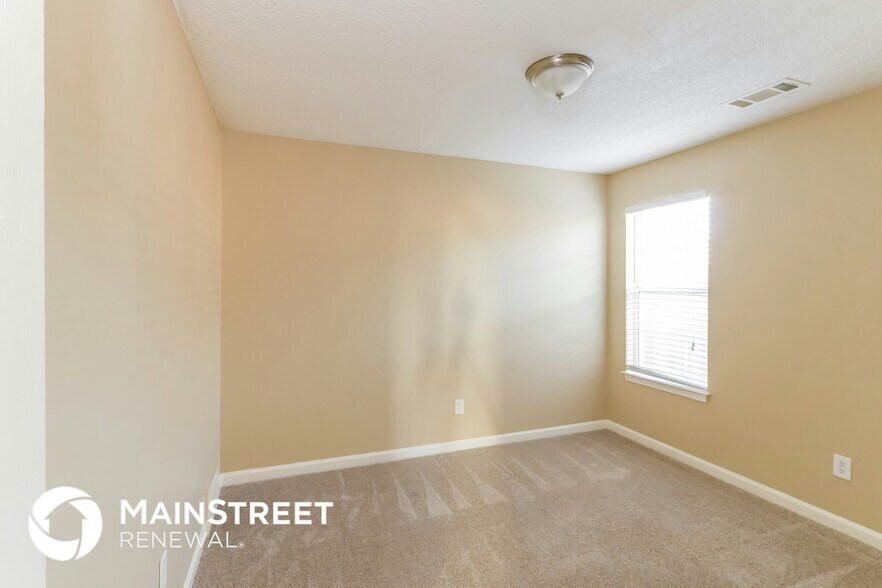 Building Photo - 9723 Tucker Creek Cove