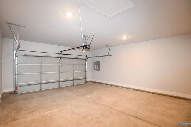 Building Photo - 12617 Whitcomb Cir