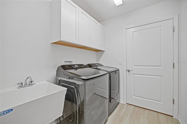 Building Photo - 7661 Rutherford Ln