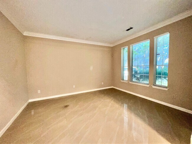 Building Photo - 1802 Hickory Hill Ct