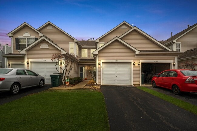 Building Photo - 2-Bedroom Townhouse in Waukegan - Gurnee School District