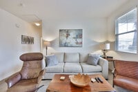 Building Photo - 16913 Laurel Hill Ln