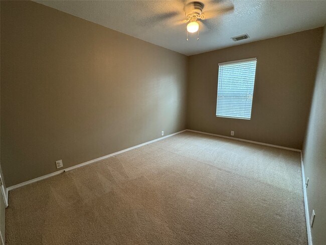 Building Photo - 16875 Mammoth Springs Dr