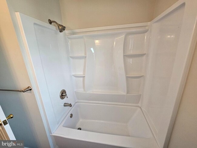 Building Photo - 301 E 4th St