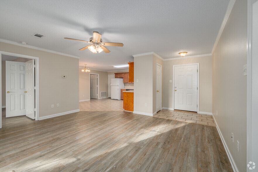 3BR, 2BA - 1,310SF - Living Room - Windsor Park