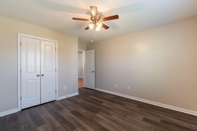 Building Photo - 3733 Moseley Dr