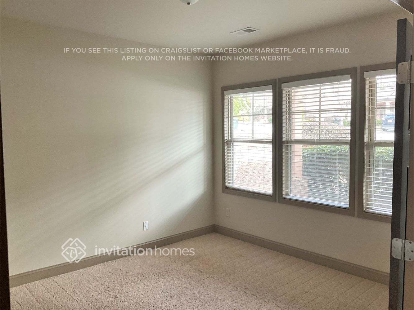 Building Photo - 3968 Sovereign Dr