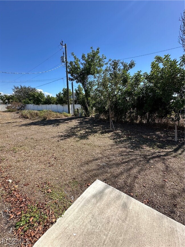 Building Photo - 604 SE 8th Terrace