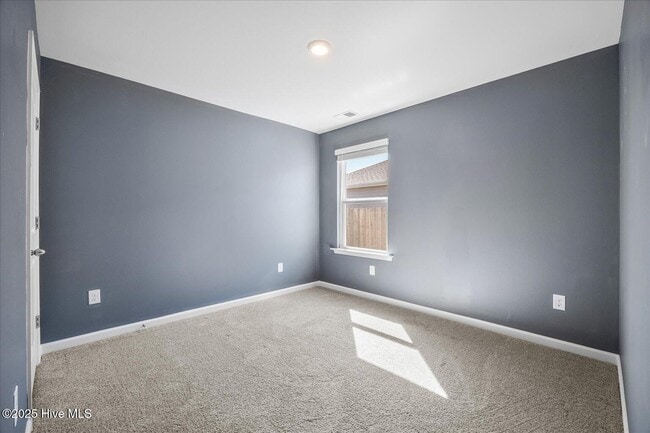 Building Photo - 1618 Raptor Ter NE