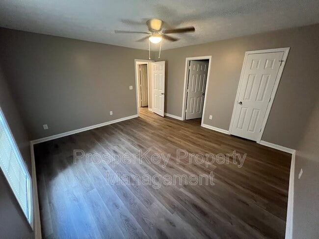 Building Photo - 707 Pine Hill Ct