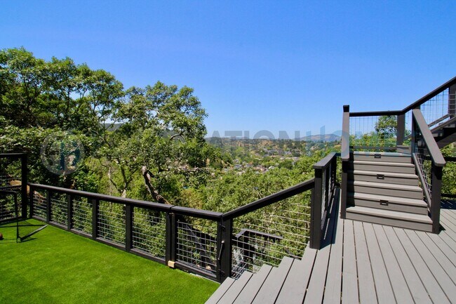 Building Photo - Fully Furnished 5BD/2.5BA Hillside View Home-FOUNDATION