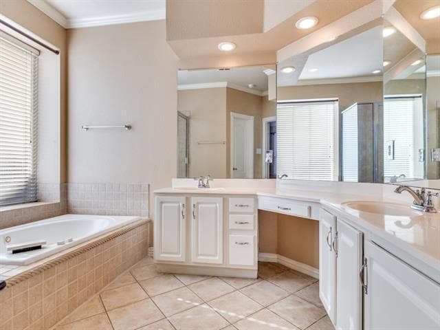 Building Photo - 6009 Glen Abbey Ct