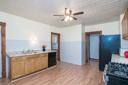 Building Photo - 855 Belmont Ave