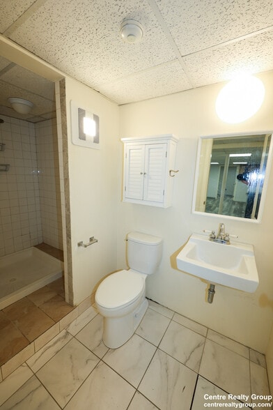 Building Photo - 1026 Chestnut St