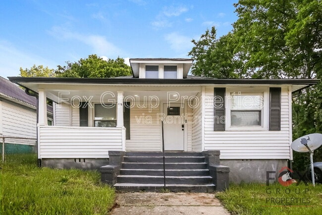 Primary Photo - 48 Chestnut Dr SW