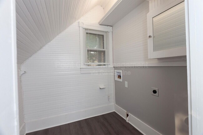 Building Photo - 1217 Bitting St