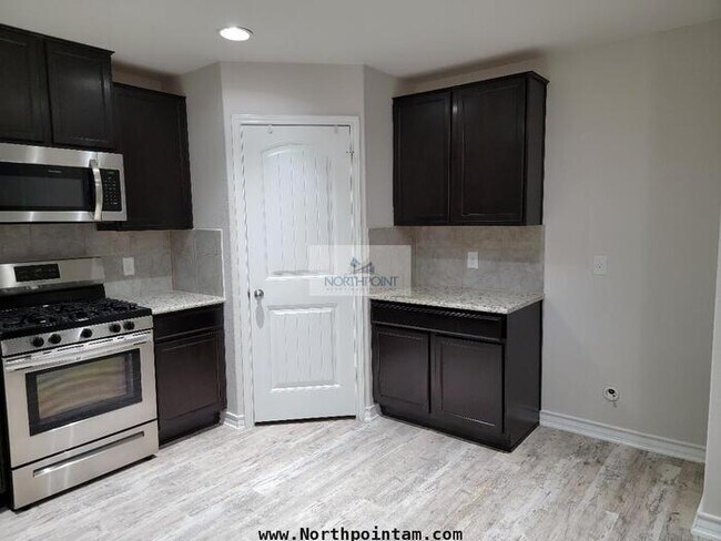Building Photo - Charming 4 beds 2.5 baths in San Antonio
