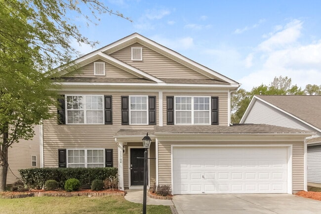 Building Photo - 11704 Village Pond Dr