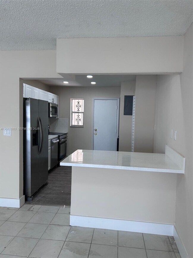 Building Photo - 1950 W 54th St