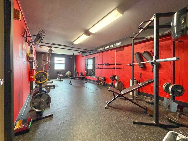 Building Photo - 9060 PALISADE Ave