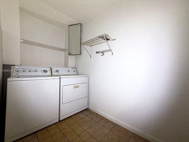 Building Photo - 4226 Landar Dr