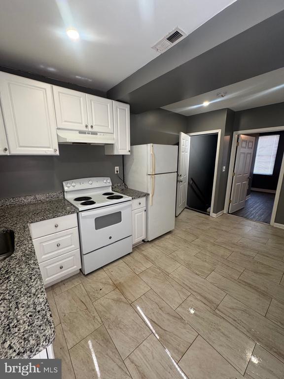 Building Photo - 1108 N Bond St