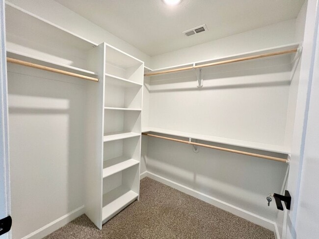 Building Photo - Modern Single-Family Home in Scenic Meadows Neighborhood