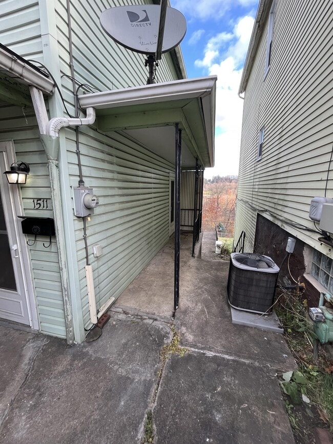 Building Photo - 1511 Ridge Ave