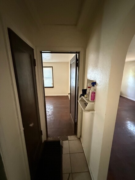 Building Photo - 5662 Maffitt Ave