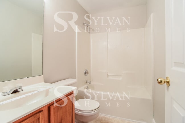 Building Photo - Carve Out a Great Life Here!