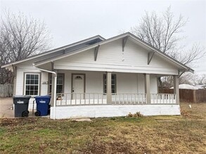 Building Photo - 1208 W Hall St