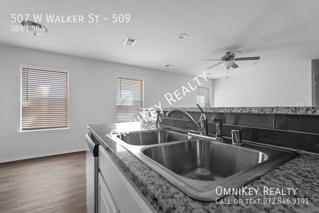 Building Photo - 507 W Walker St