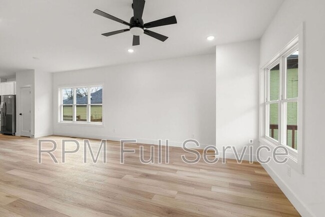 Building Photo - 1715B Heiman Street