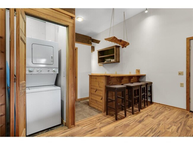Building Photo - 15340 W Sunrise Cir