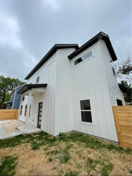 Building Photo - 6016 Fairway St