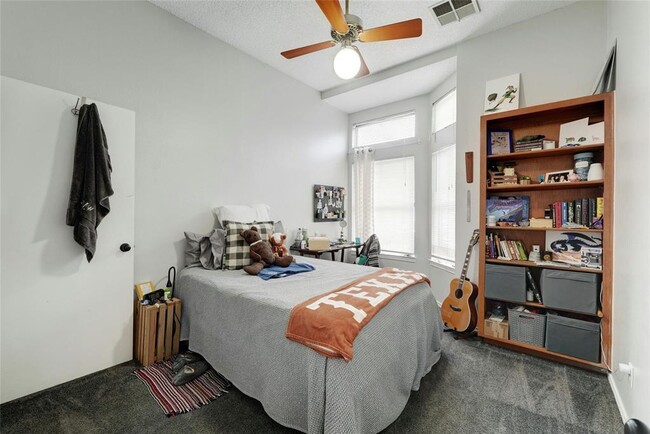 Building Photo - 2802 Nueces St