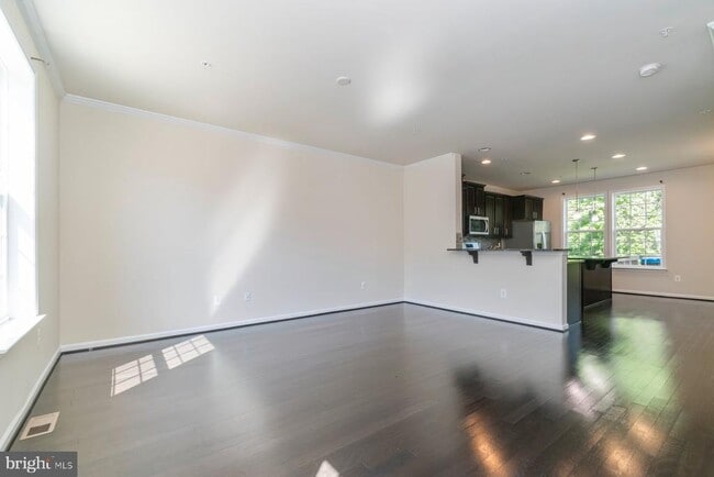 Building Photo - 220 Gunther Pl