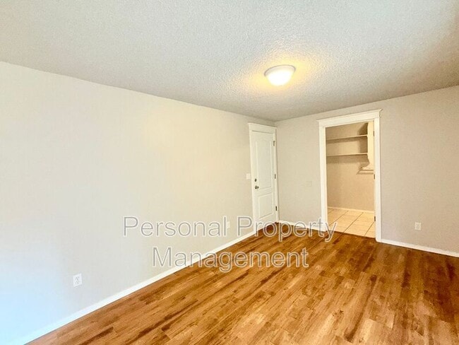 Building Photo - 4604 NE 137th Ave